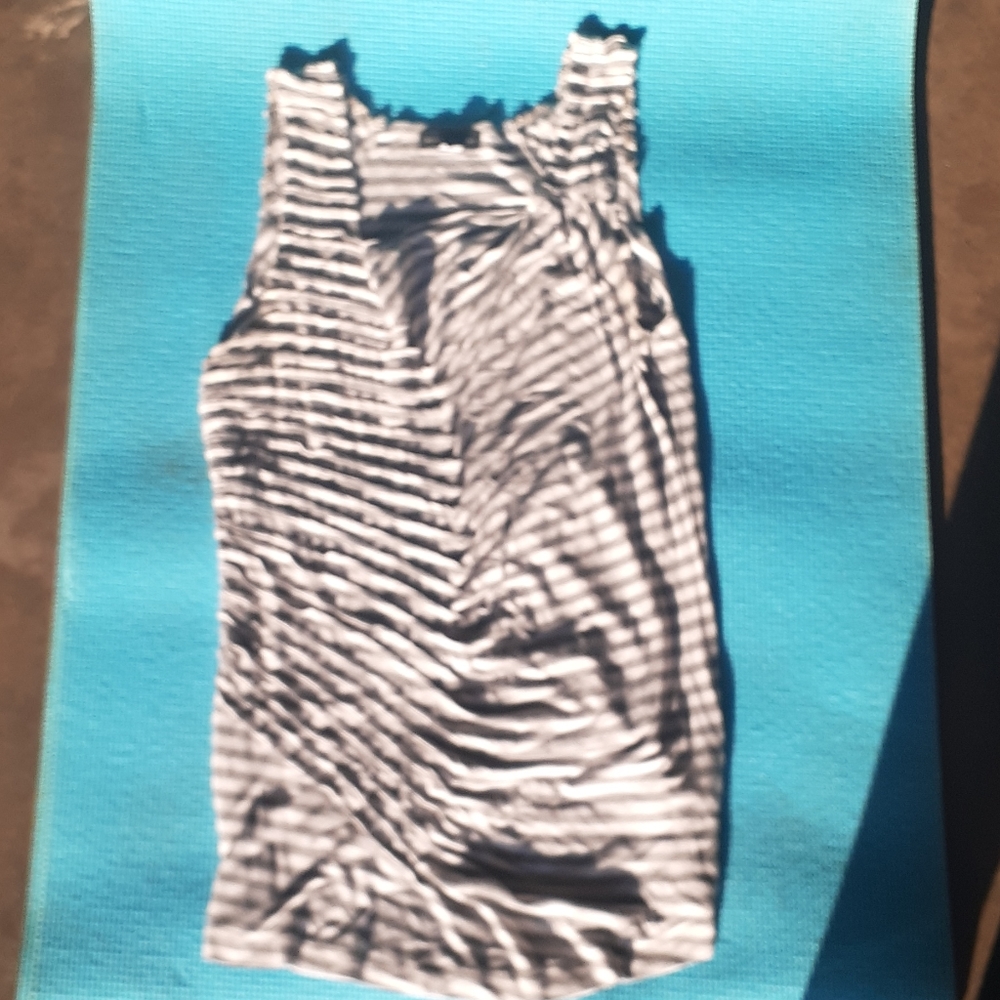 Willi smith m ruffle tank